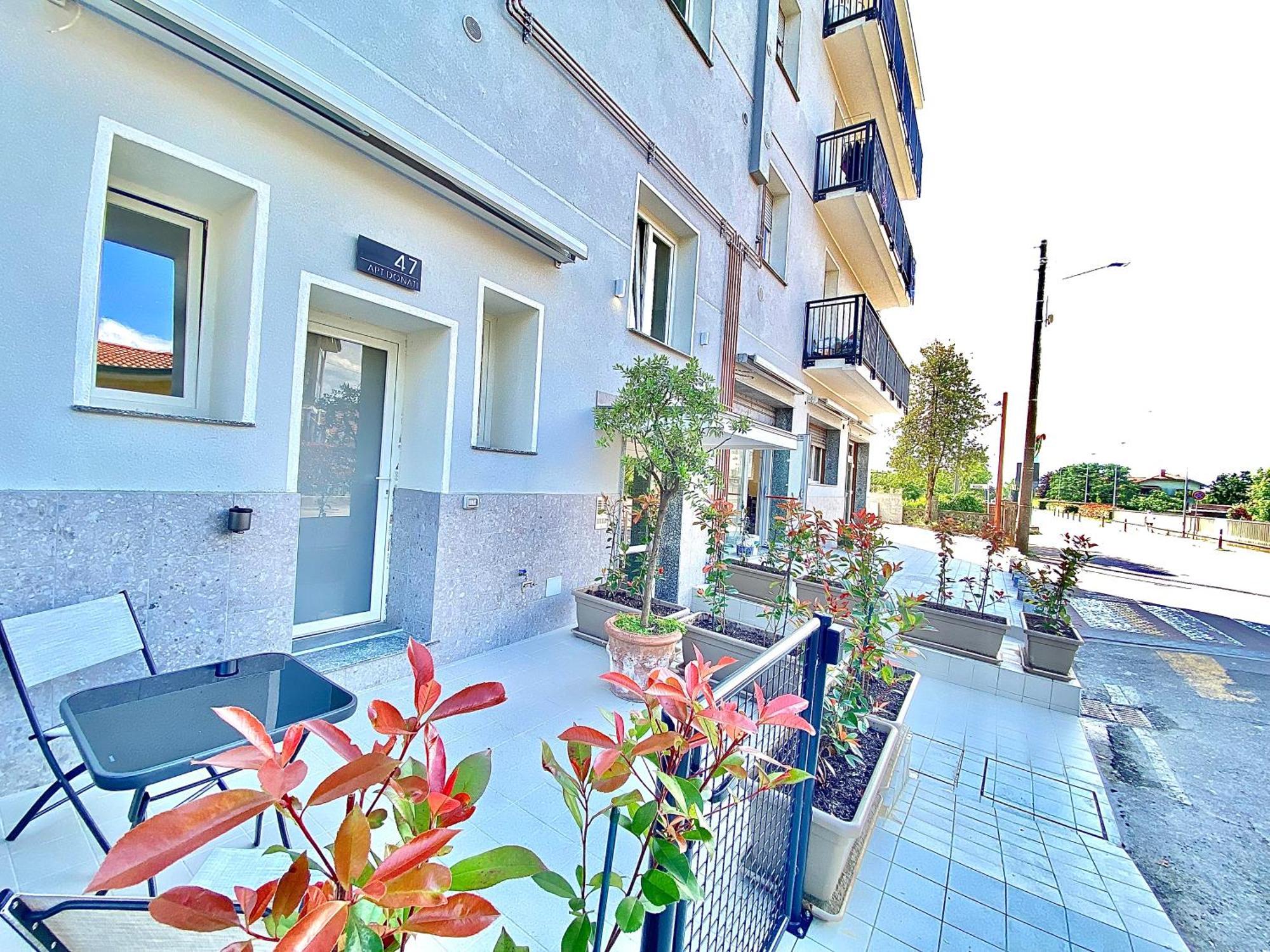 Apt Donati Home, Modernita E Comfort Con Parcheggio Gratuito Privato E Spazio Esterno Privato 卡萨诺阿达 外观 照片