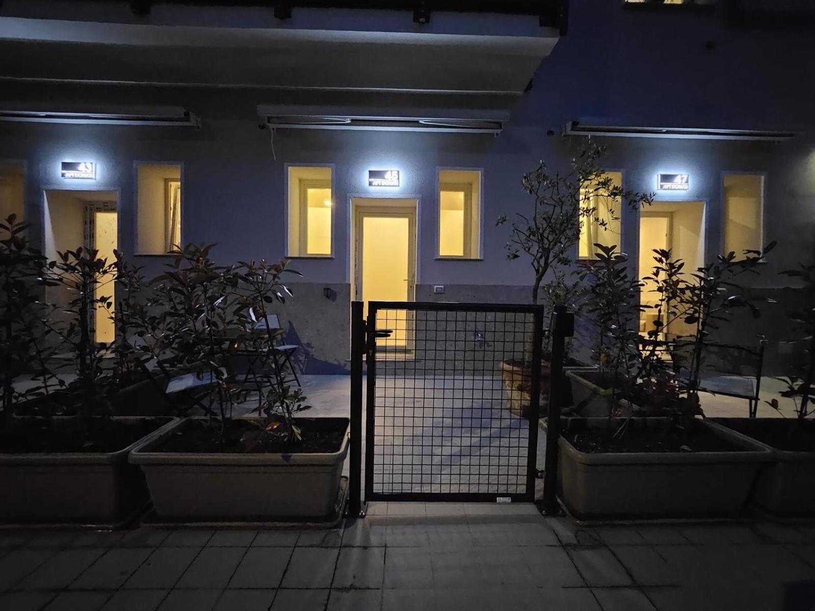 Apt Donati Home, Modernita E Comfort Con Parcheggio Gratuito Privato E Spazio Esterno Privato 卡萨诺阿达 客房 照片