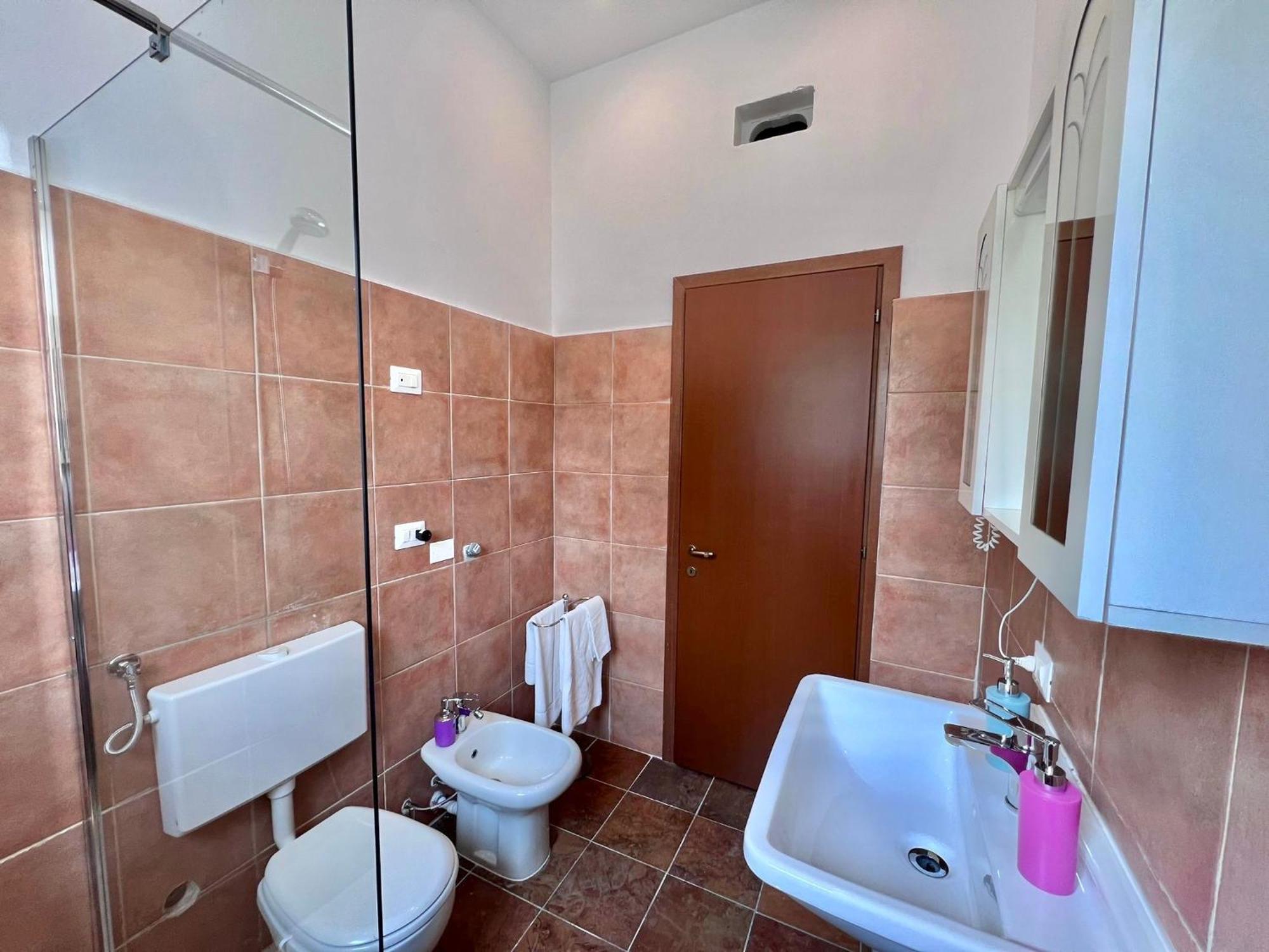 Apt Donati Home, Modernita E Comfort Con Parcheggio Gratuito Privato E Spazio Esterno Privato 卡萨诺阿达 外观 照片